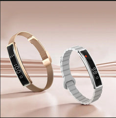 Smart Watch Fitness Tracker - IP68 Waterproof Smartwatch for Men & Women
